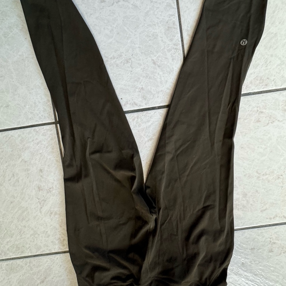 Lululemon size 8 - Picture 2 of 3
